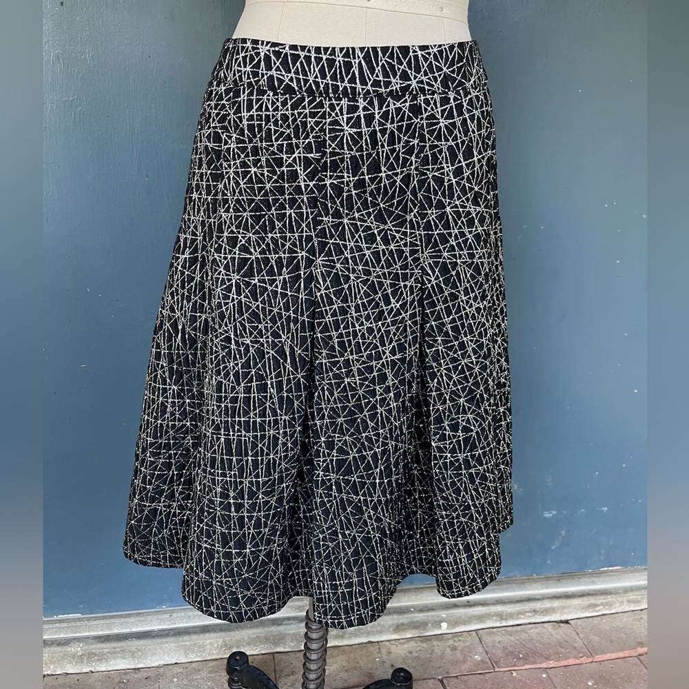 Carlisle Vintage box pleat skirt with sparkling metallic thread pattern - size 8